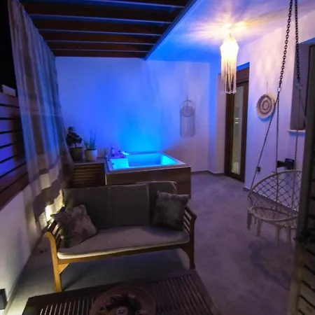 Maria Ireon Apartment 1 With Hot-Tube Exterior photo